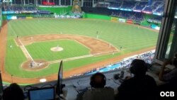 Al Duro y sin Guantes desde el estadio de los Marlins