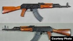 Rifles de asalto Kalashnikov.