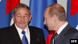 Archivo. Castro y Putin en la visita de Raúl Castro a Rusia el 2009.