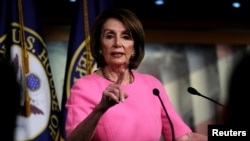 La presidenta de la Cámara de Representantes de Estados Unidos, Nancy Pelosi, durante su conferencia de prensa semanal. 